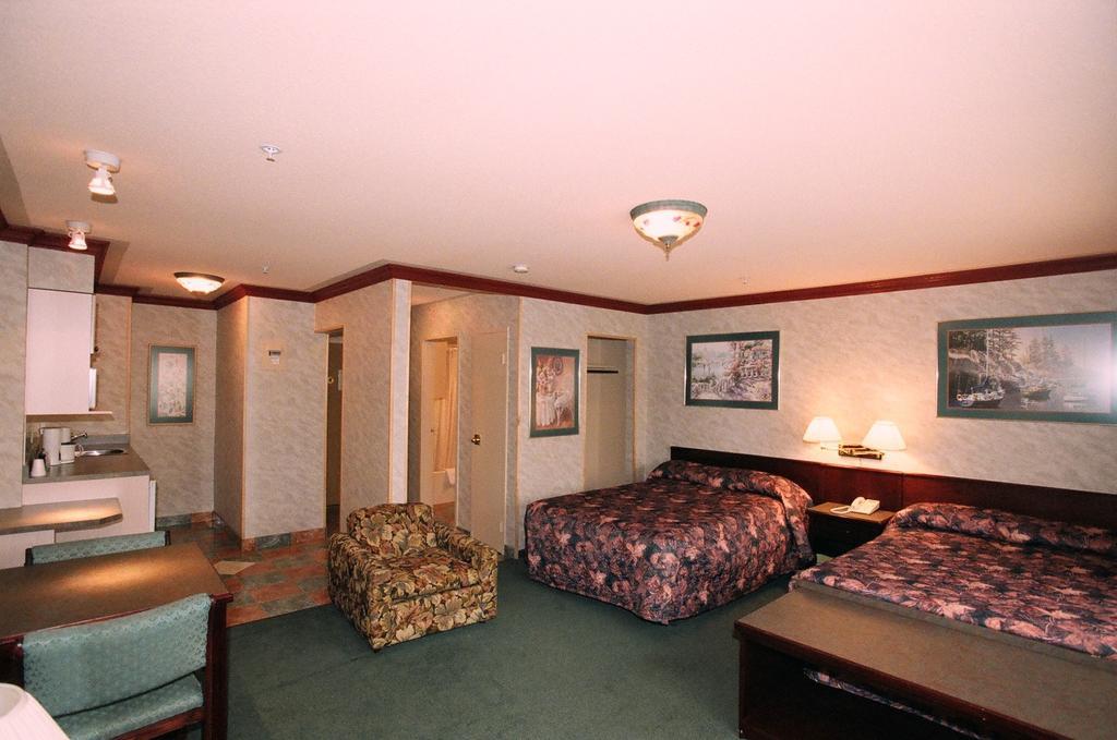Robsonstrasse Hotel & Suites Vancouver Room photo